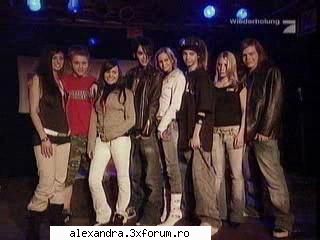 Poze cu Tom si fostele - Am inteles k fetele din poza is,unele or fost - TOM